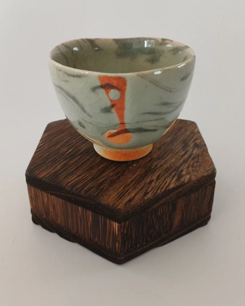 Coupe à saké en neriage, Guinomi, par Tsukioka Saburō 月岡三郎