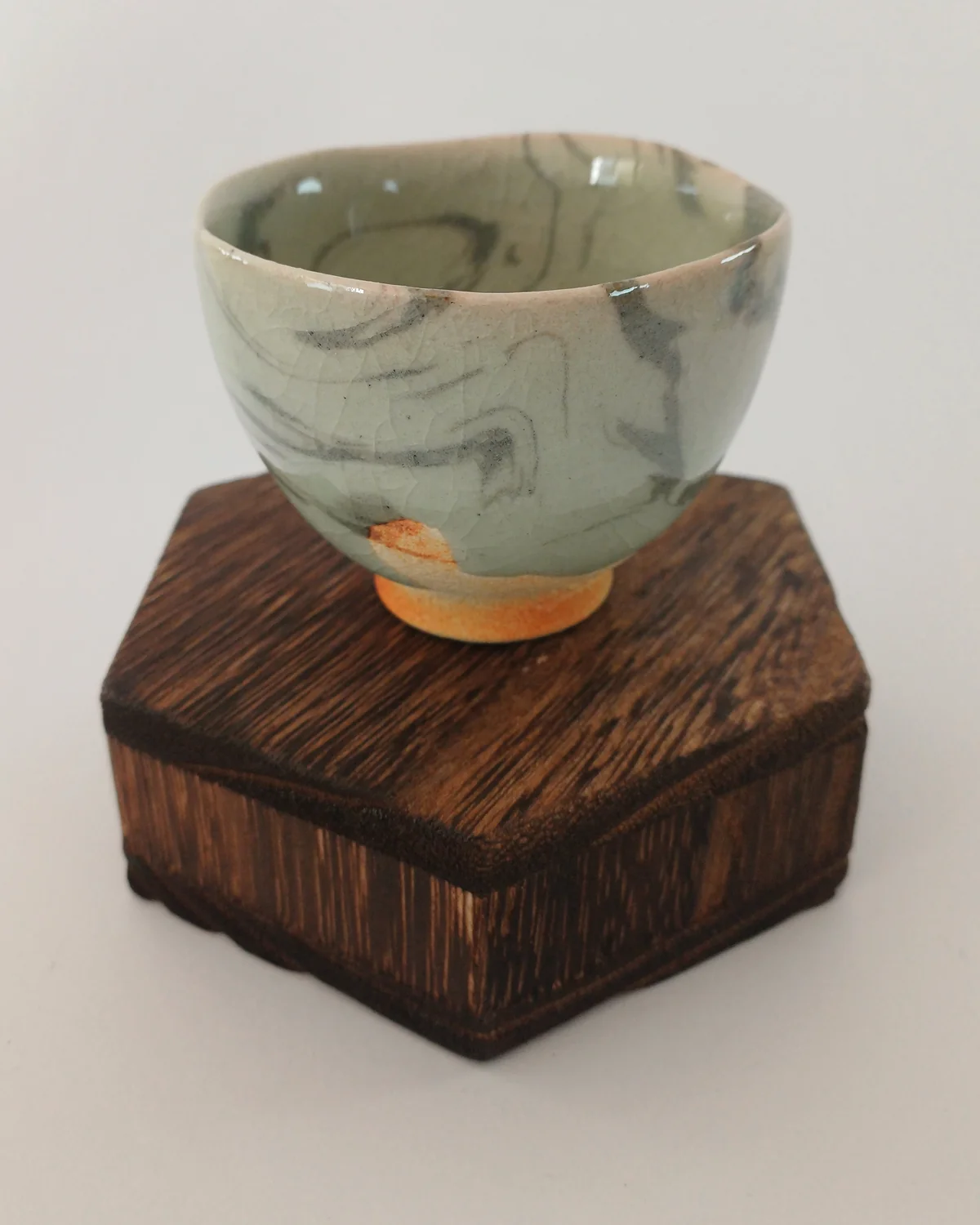 Coupe à saké en neriage, Guinomi, par Tsukioka Saburō 月岡三郎 – Image 5
