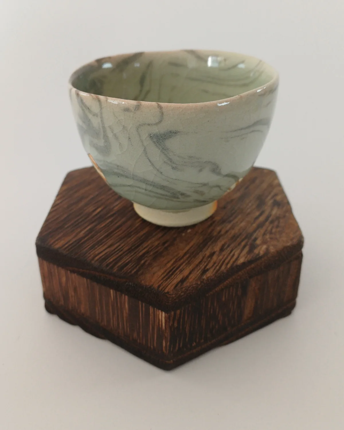 Coupe à saké en neriage, Guinomi, par Tsukioka Saburō 月岡三郎 – Image 7