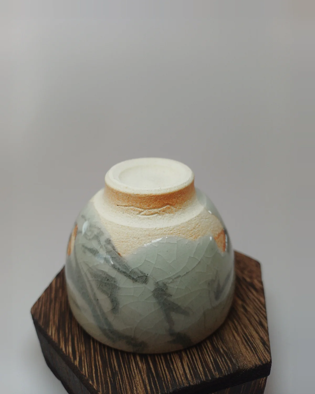 Coupe à saké en neriage, Guinomi, par Tsukioka Saburō 月岡三郎 – Image 10